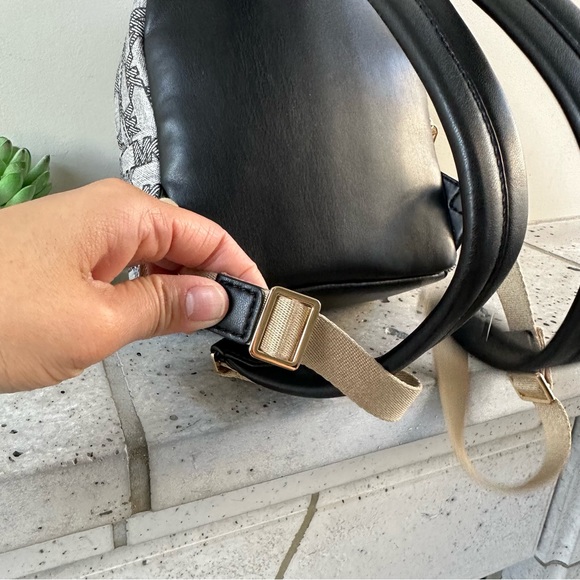 NWT Michael Kors Maisie XS 2 IN 1 Backpack Bag + Pouch - Picture 10 of 12